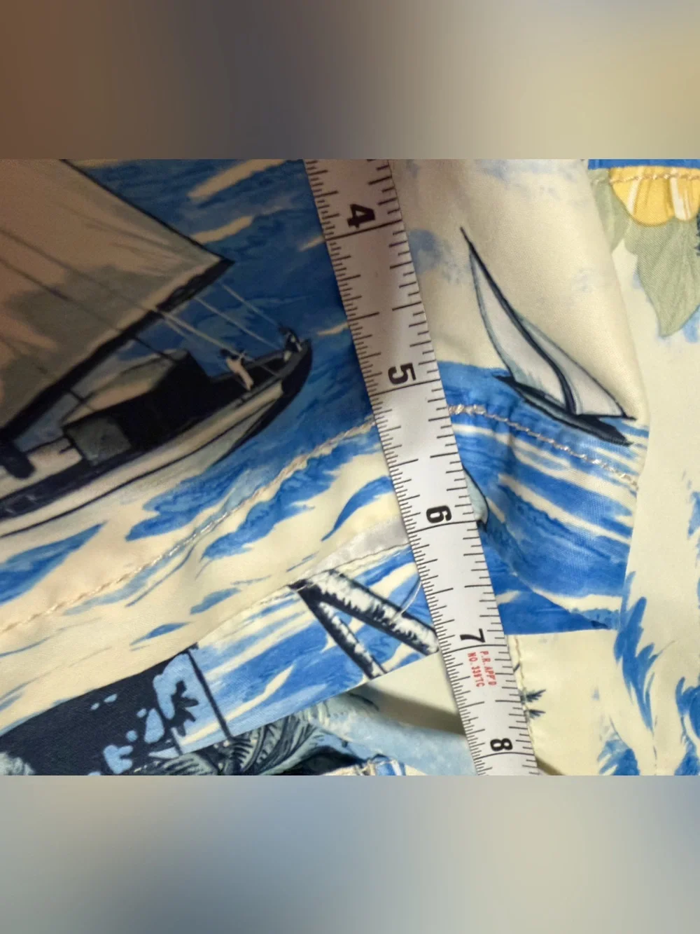 Men’s Size L Tommy Bahama Blue and White Tropical Sailboat Swim Shorts